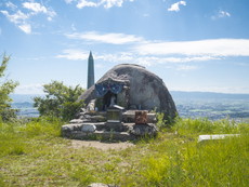 タマタマ石（麗々石・玉々石・霊々石）