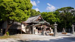 曩祖八幡宮（飯塚市）