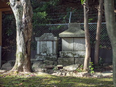 ［右］貴布禰社［左］白山社