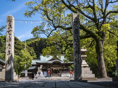 注連鳥居から社殿