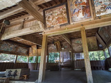 拝殿内