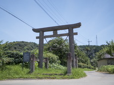 両部鳥居形式の石鳥居