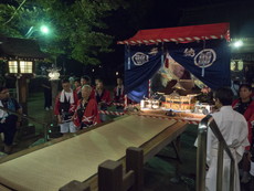 山鹿燈籠祭：上がり燈籠の奉納