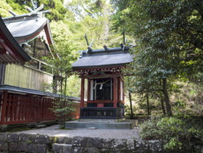 火闌降尊を祀る脇社