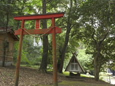 大宣都比売神を祀まつる繭神社