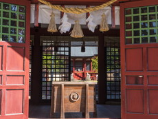 八坂神社・拝殿より本殿