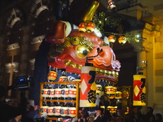 唐津くんち（宵曳山）：赤獅子