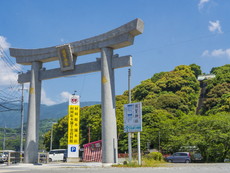 一之鳥居と城山
