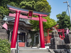 石壁神社：祐徳院殿（御祭神：萬媛命）
