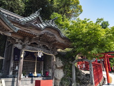 石壁神社：祐徳院殿（御祭神：萬媛命）